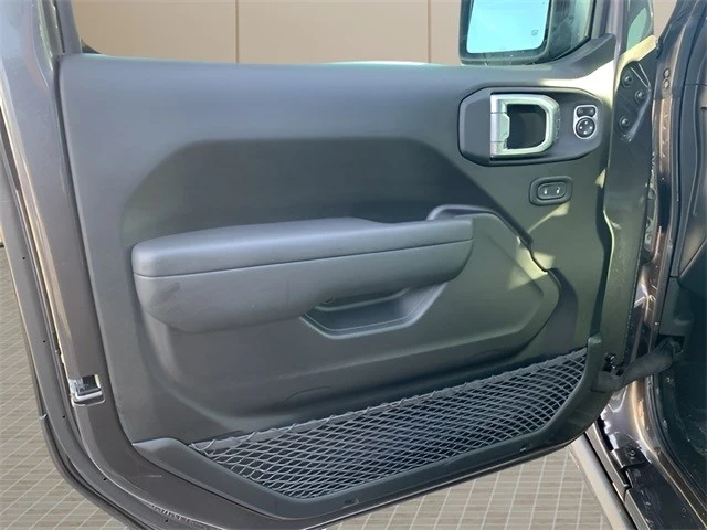 2025 Jeep JL Wrangler - Image 16 of 21