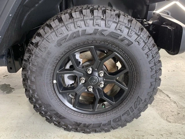 2025 Jeep JL Wrangler - Image 11 of 21