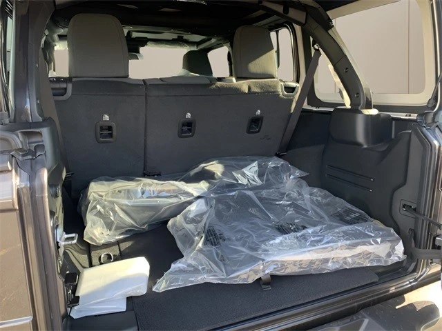 2025 Jeep JL Wrangler - Image 15 of 21