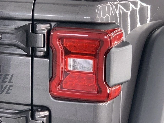2025 Jeep JL Wrangler - Image 14 of 21