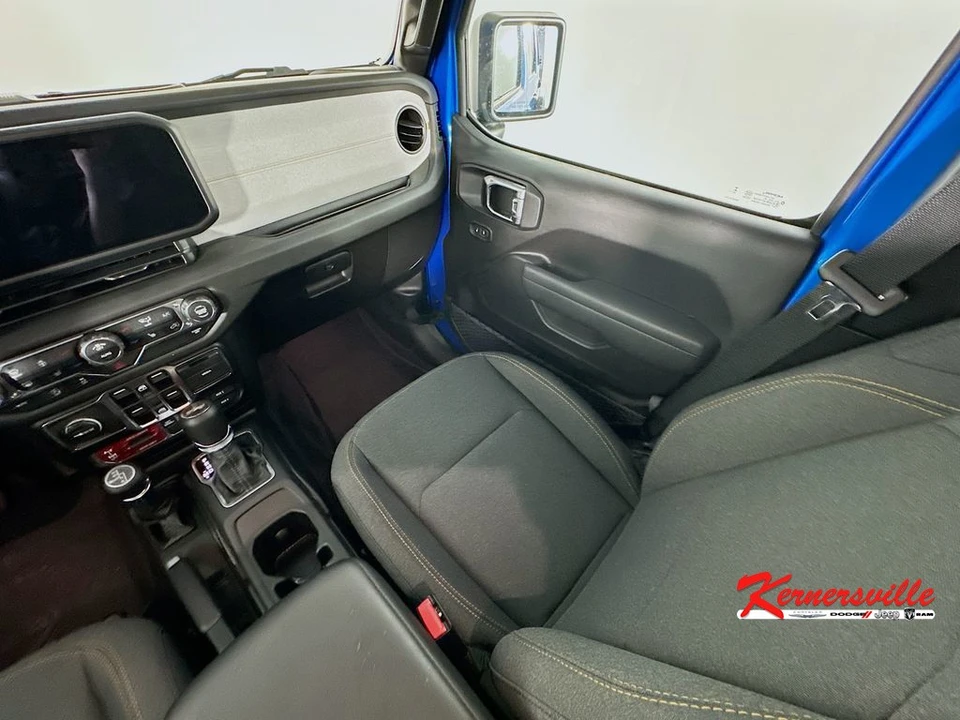 2025 Jeep JL Wrangler - Image 11 of 24