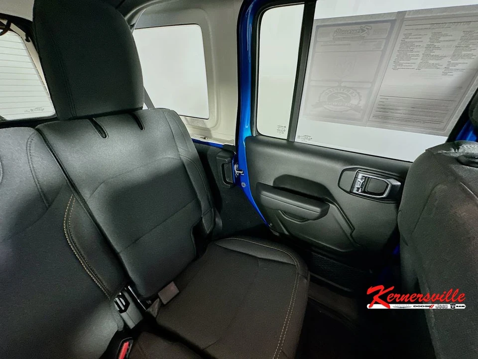 2025 Jeep JL Wrangler - Image 14 of 24