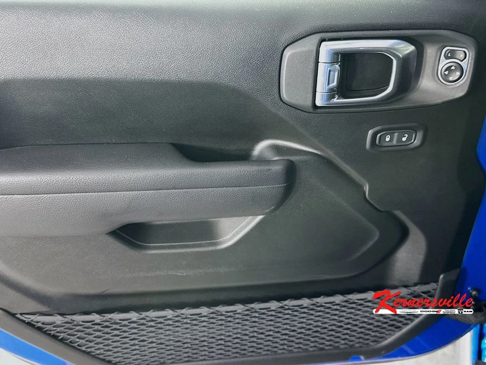 2025 Jeep JL Wrangler - Image 23 of 24