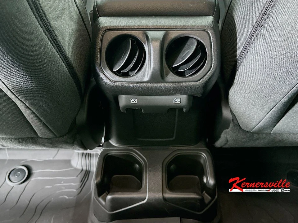 2025 Jeep JL Wrangler - Image 21 of 24