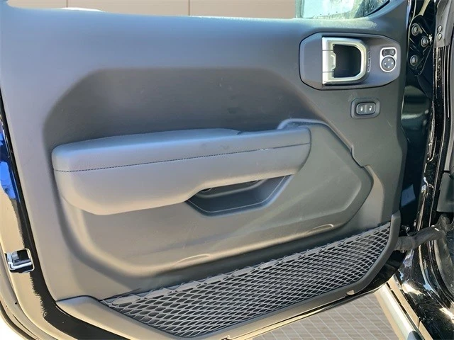 2025 Jeep JL Wrangler - Image 16 of 21