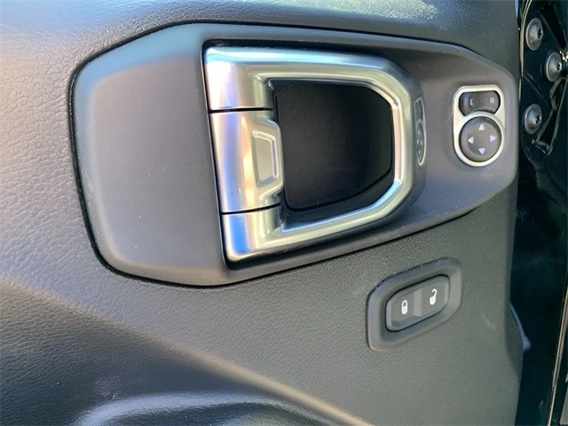 2025 Jeep JL Wrangler - Image 17 of 21