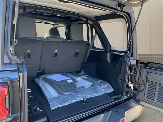2025 Jeep JL Wrangler - Image 15 of 21