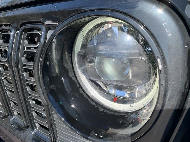 2025 Jeep JL Wrangler - Image 12 of 21