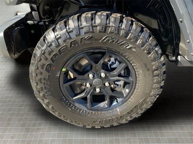 2025 Jeep JL Wrangler - Image 10 of 21