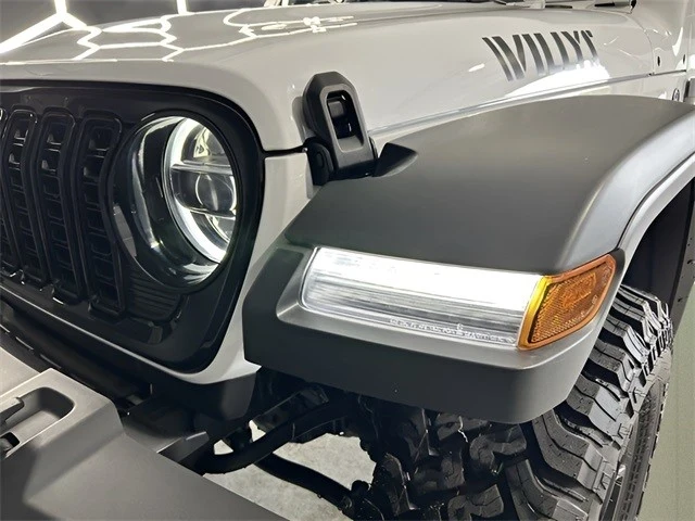 2025 Jeep JL Wrangler - Image 9 of 12