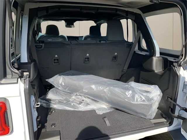 2025 Jeep JL Wrangler - Image 14 of 21