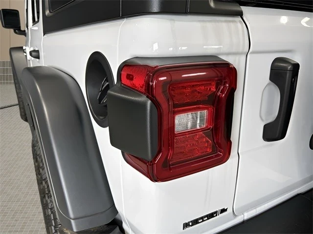 2025 Jeep JL Wrangler - Image 12 of 12