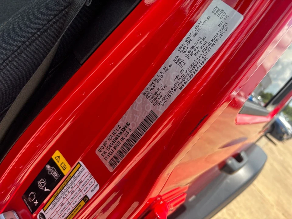 2025 Jeep JL Wrangler - Image 28 of 31
