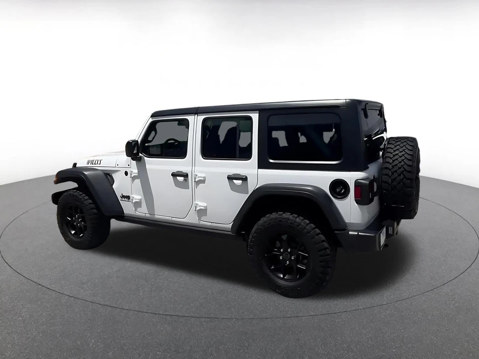 2025 Jeep JL Wrangler - Image 12 of 31