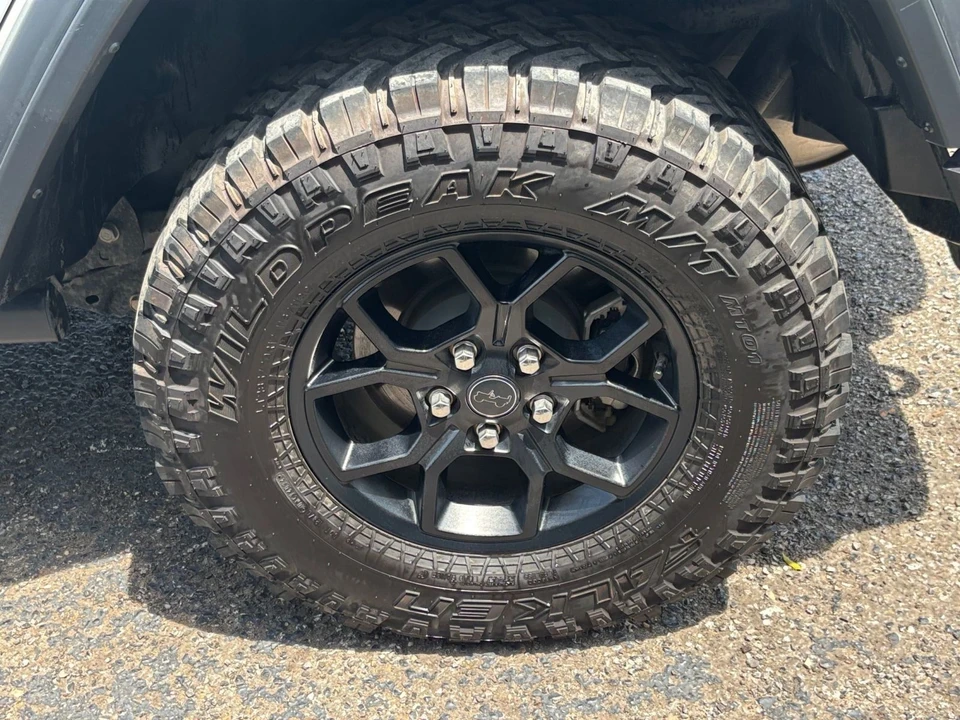 2025 Jeep JL Wrangler - Image 30 of 31