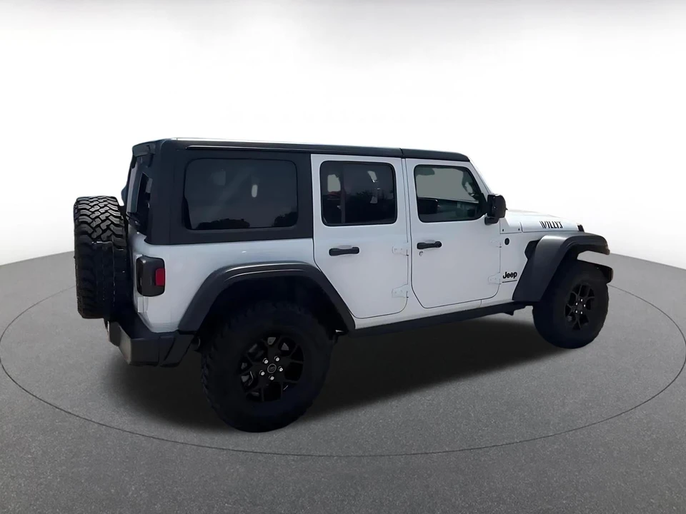2025 Jeep JL Wrangler - Image 16 of 31