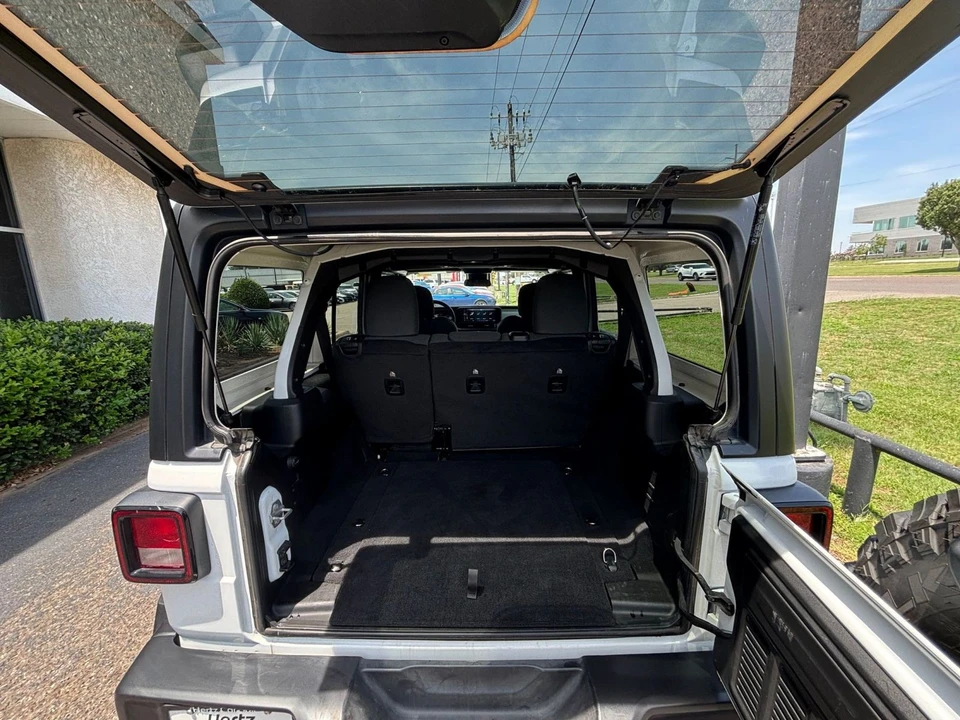 2025 Jeep JL Wrangler - Image 31 of 31