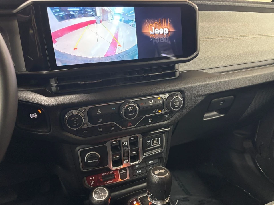 2025 Jeep - Image 16 of 31