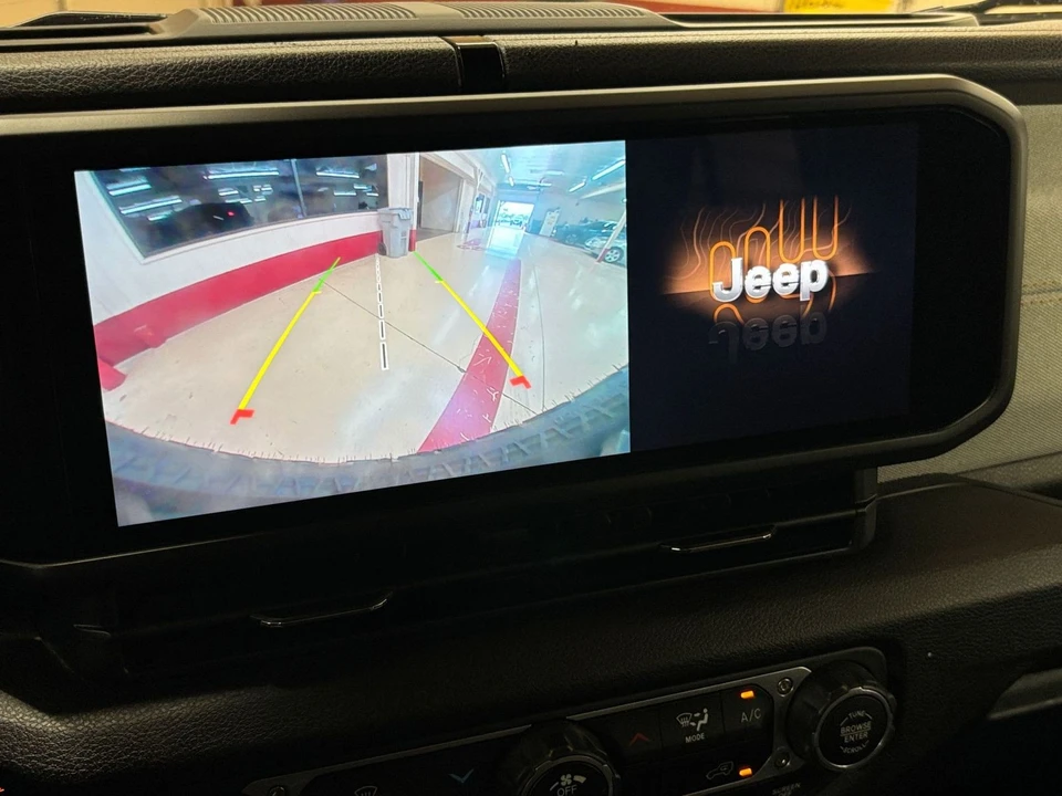 2025 Jeep - Image 21 of 31