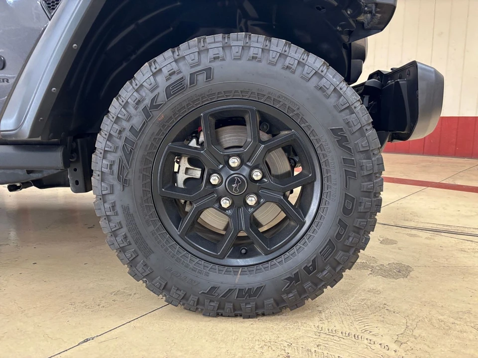 2025 Jeep JL Wrangler - Image 29 of 31