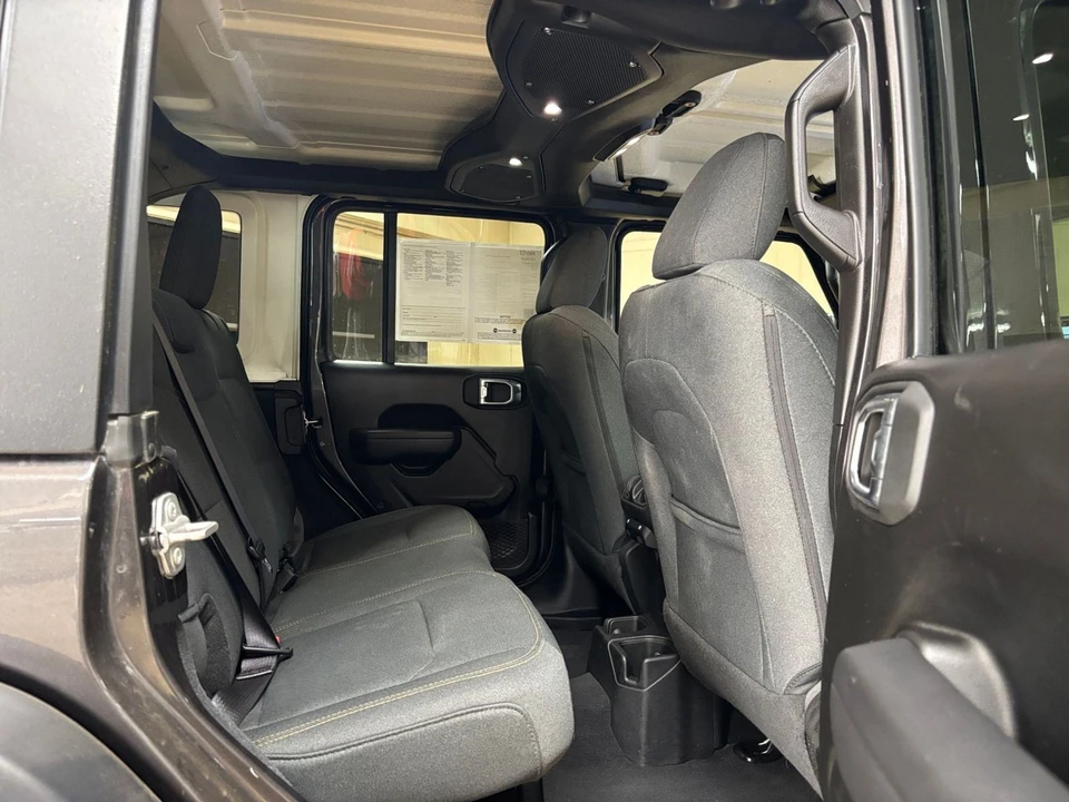 2025 Jeep JL Wrangler - Image 24 of 31