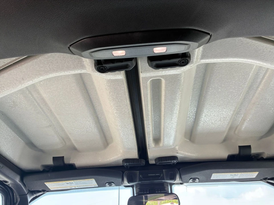 2025 Jeep JL Wrangler - Image 30 of 31