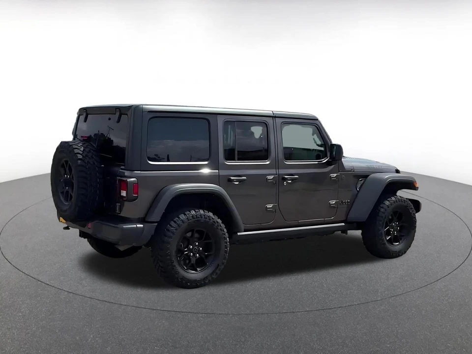 2025 Jeep JL Wrangler - Image 15 of 31