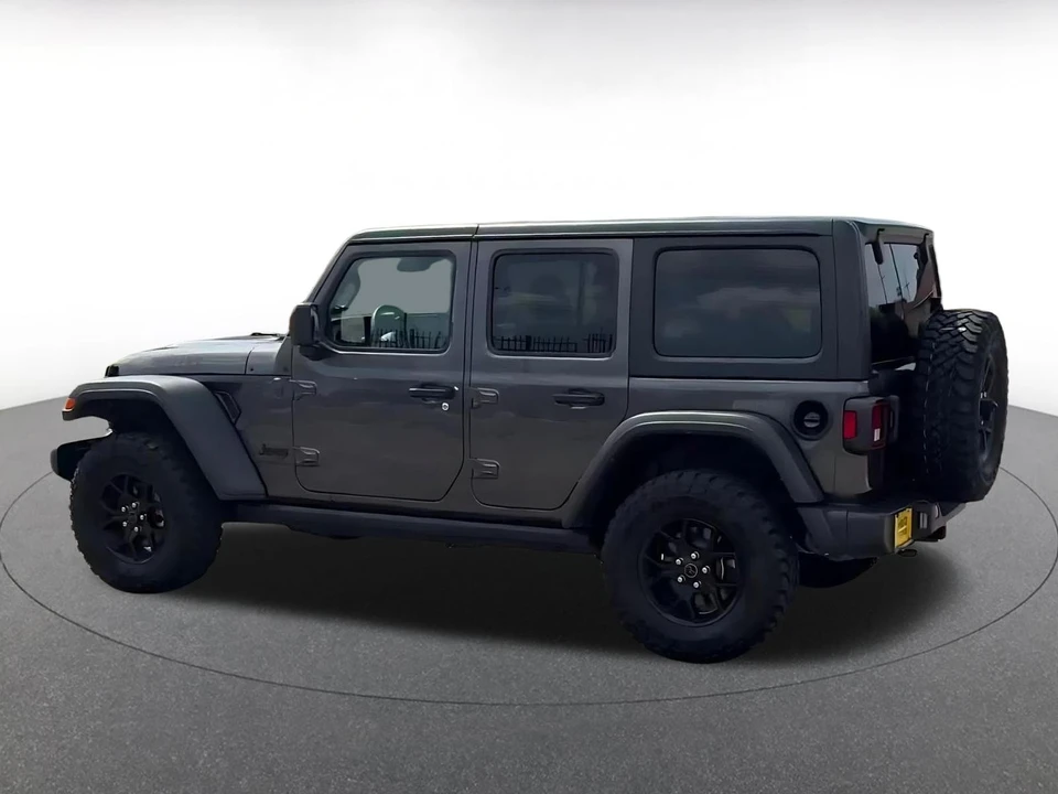 2025 Jeep JL Wrangler - Image 11 of 31