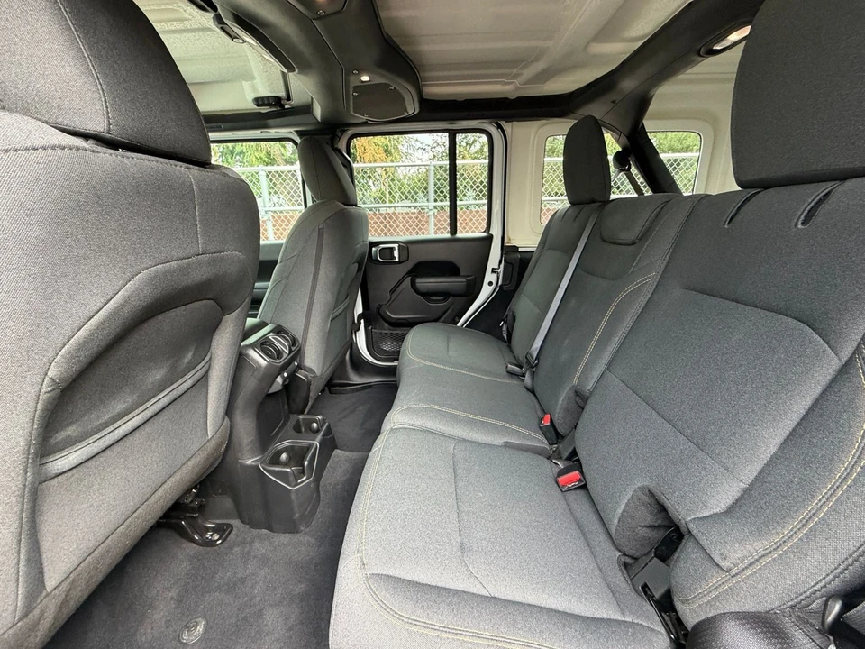 2025 Jeep JL Wrangler - Image 26 of 31