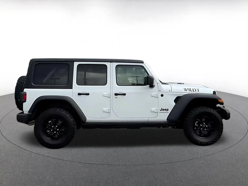 2025 Jeep JL Wrangler - Image 8 of 31