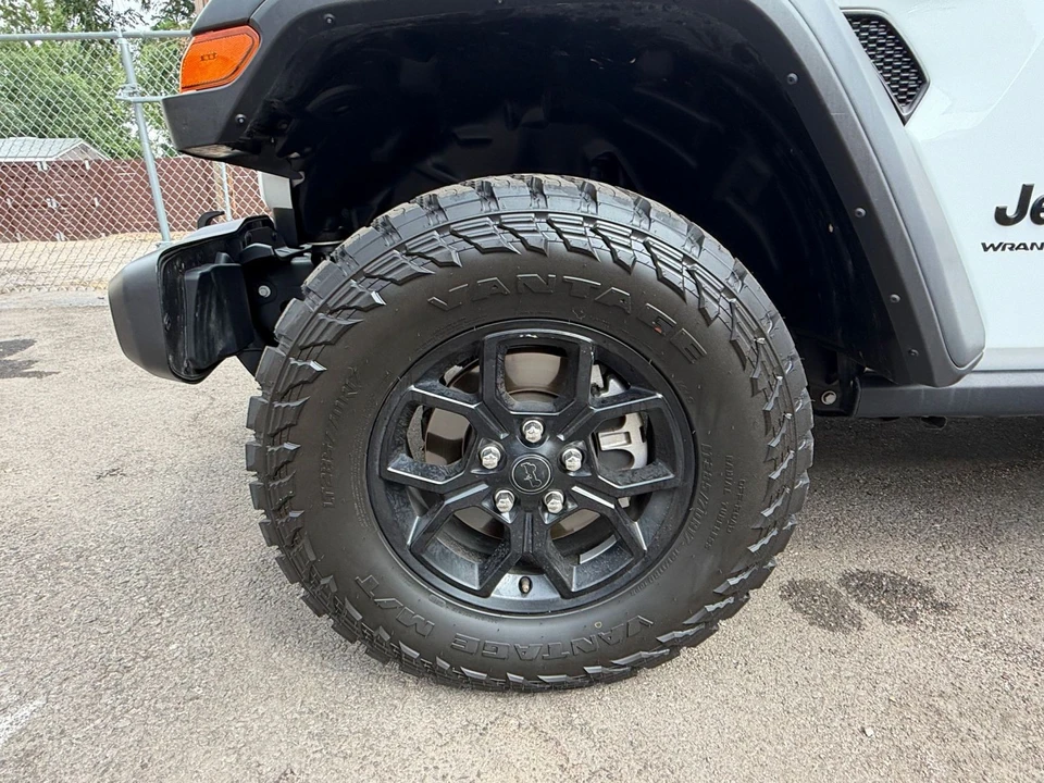 2025 Jeep JL Wrangler - Image 30 of 31