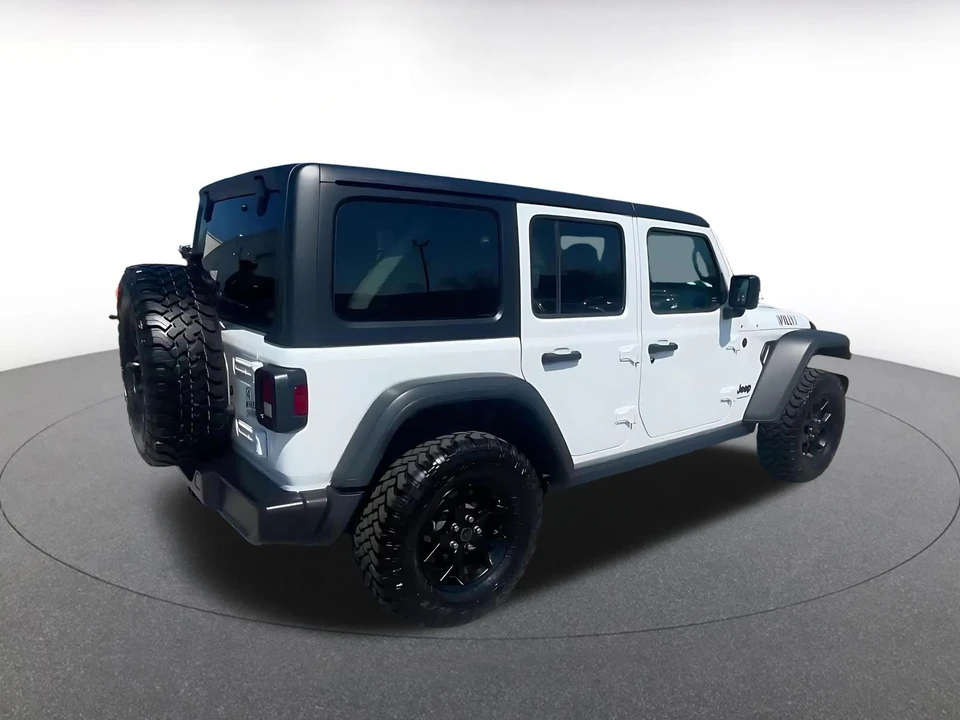 2025 Jeep JL Wrangler - Image 16 of 31