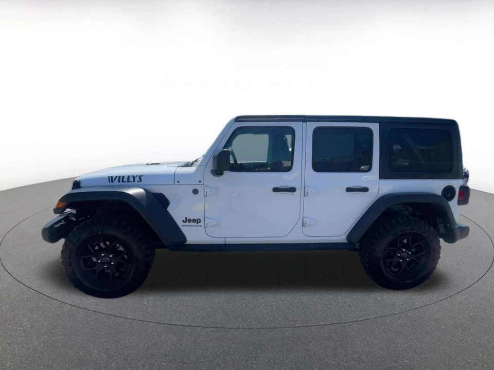 2025 Jeep JL Wrangler - Image 11 of 31