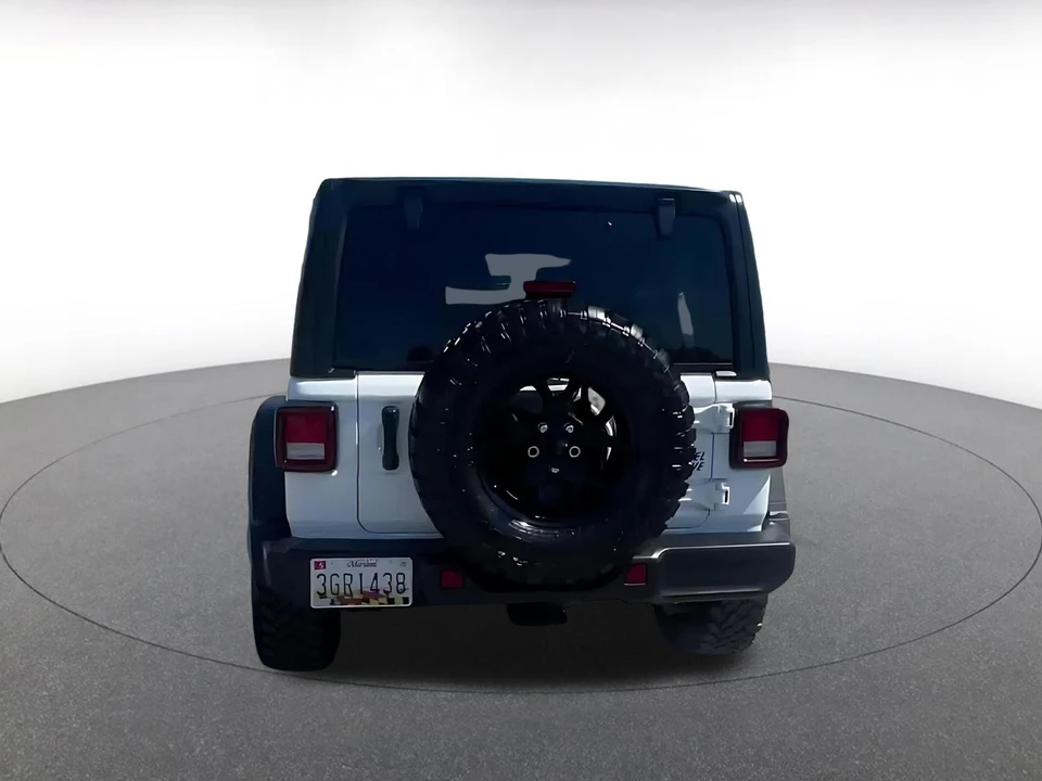 2025 Jeep JL Wrangler - Image 14 of 31