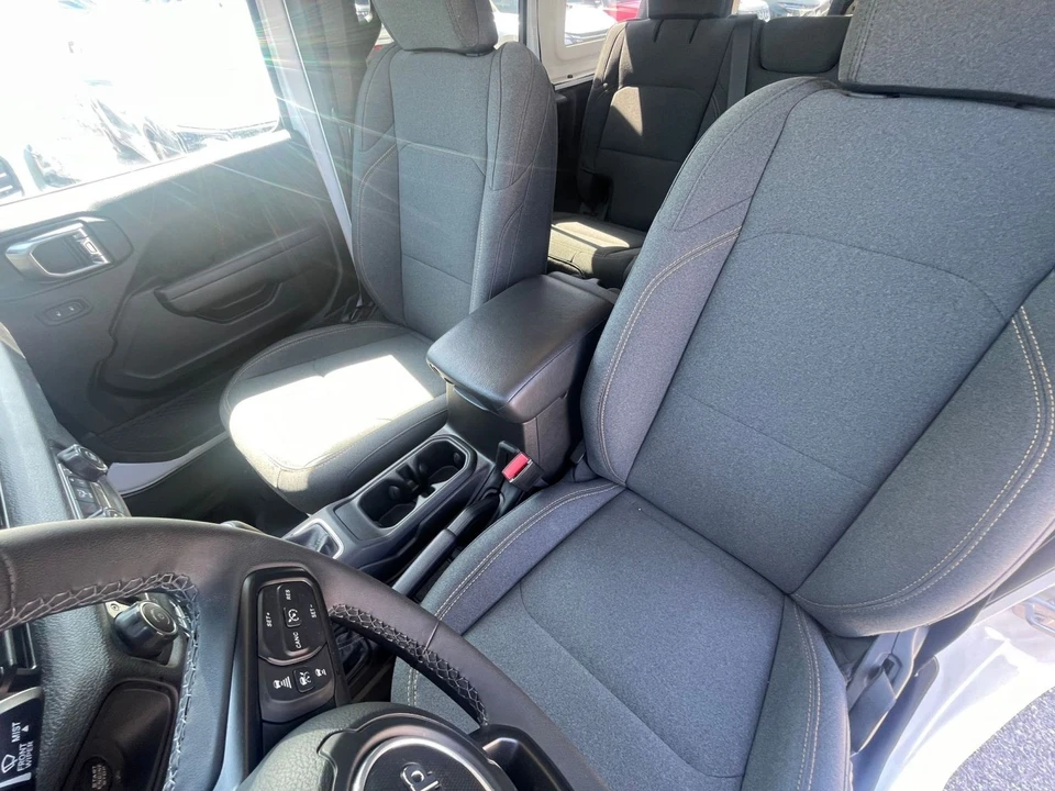 2025 Jeep JL Wrangler - Image 28 of 31