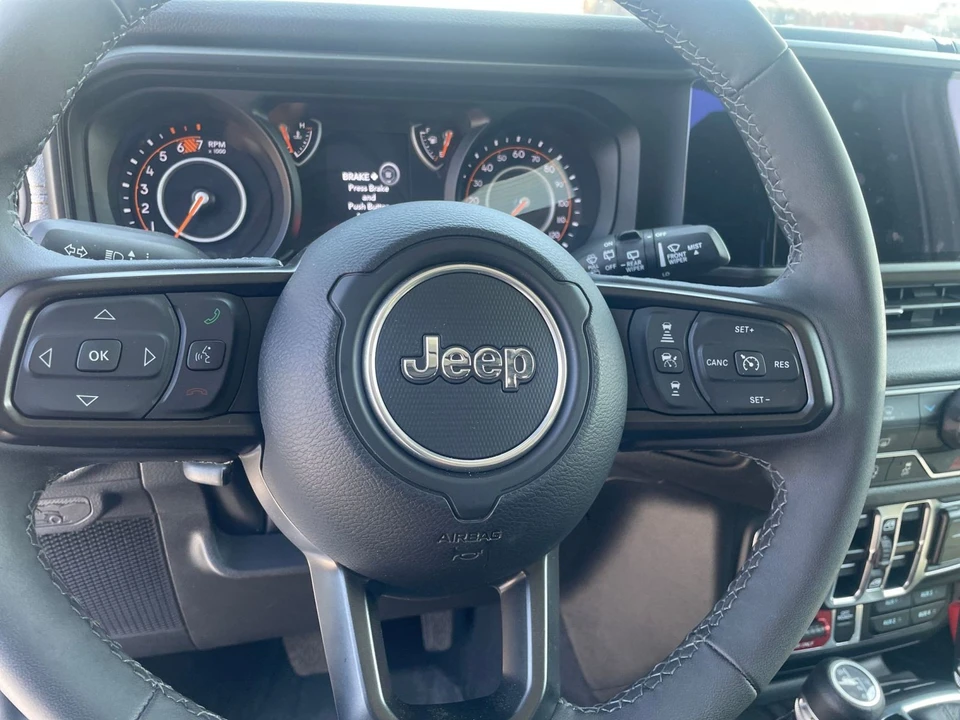 2025 Jeep JL Wrangler - Image 24 of 31