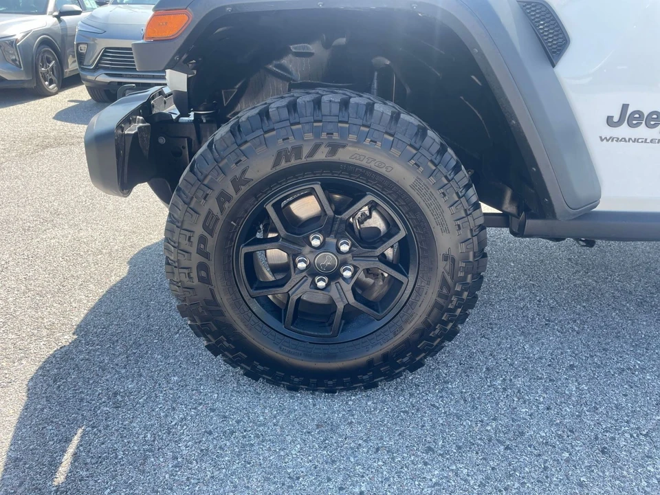 2025 Jeep JL Wrangler - Image 26 of 31