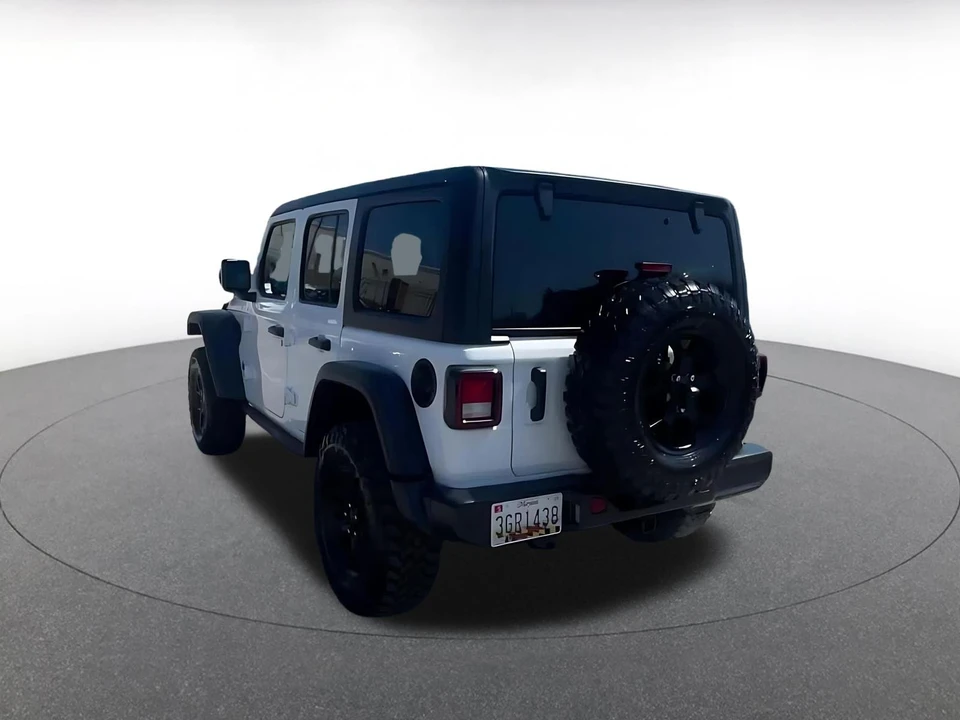 2025 Jeep JL Wrangler - Image 13 of 31