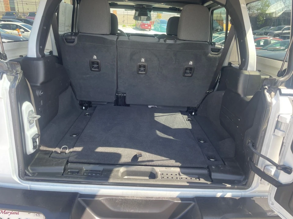 2025 Jeep JL Wrangler - Image 27 of 31