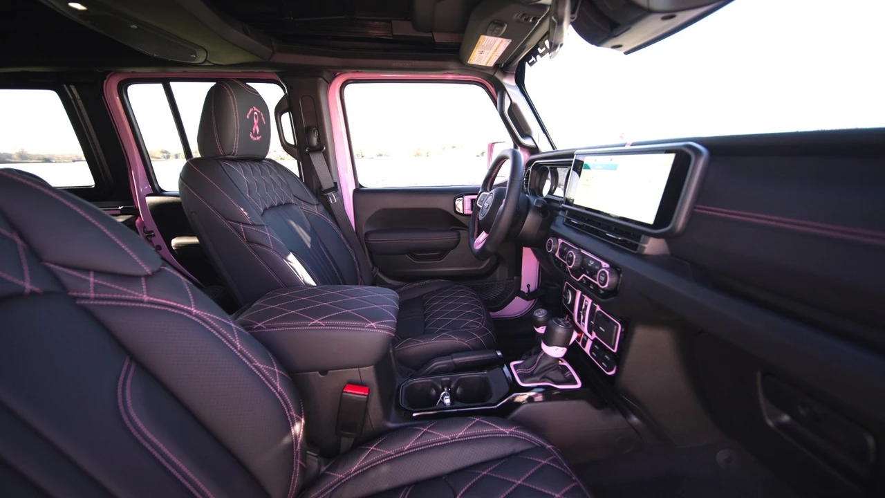 2025 Jeep JL Wrangler - Image 14 of 21