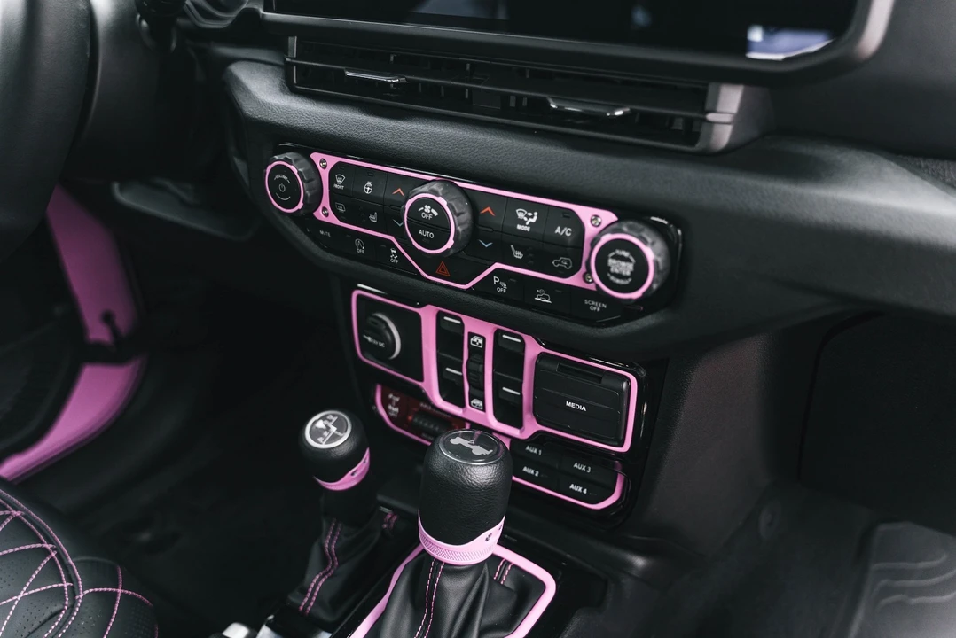 2025 Jeep JL Wrangler - Image 18 of 21