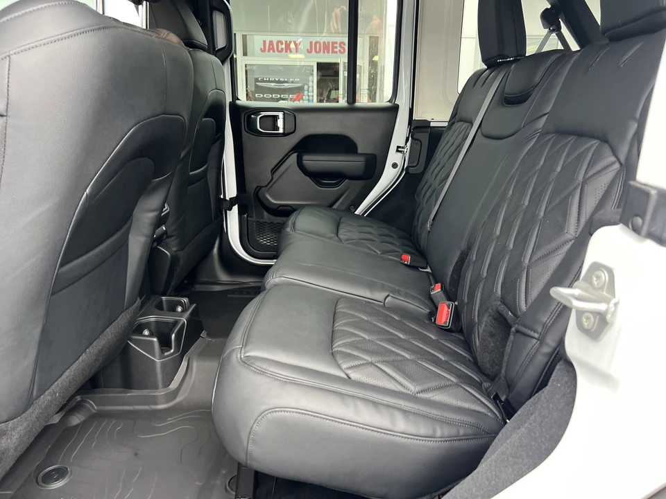 2025 Jeep JL Wrangler - Image 9 of 21