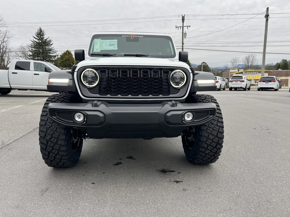 2025 Jeep JL Wrangler - Image 5 of 21