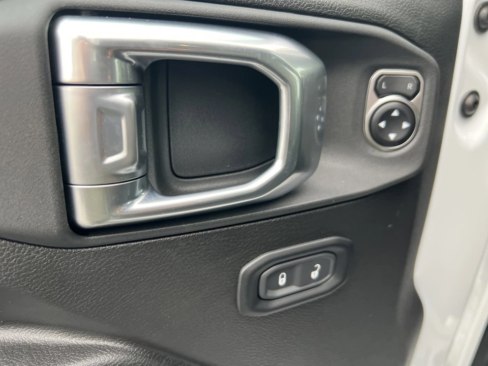 2025 Jeep JL Wrangler - Image 13 of 21