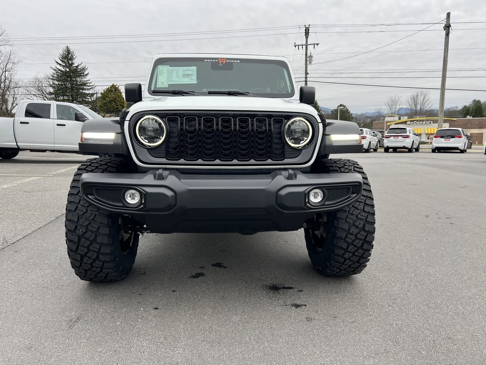 2025 Jeep JL Wrangler - Image 5 of 21