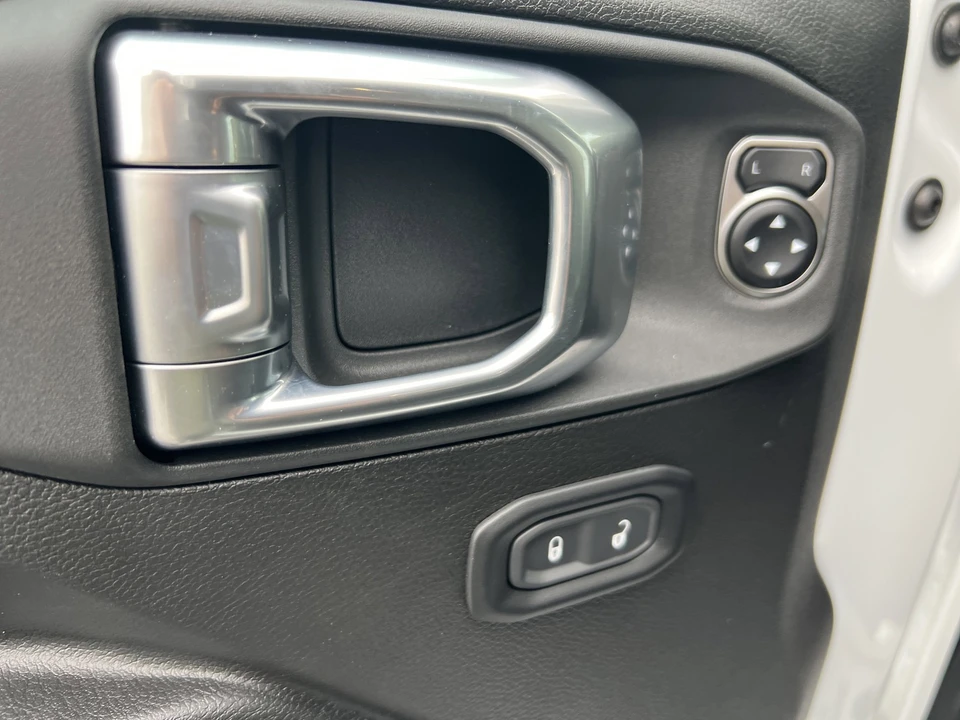 2025 Jeep JL Wrangler - Image 13 of 21