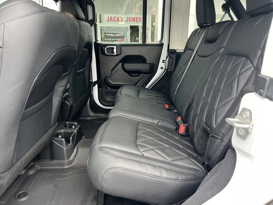 2025 Jeep JL Wrangler - Image 9 of 21