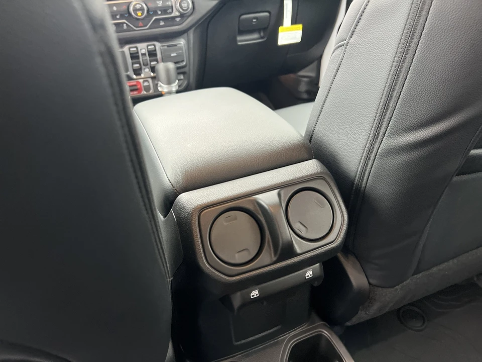 2025 Jeep JL Wrangler - Image 10 of 21