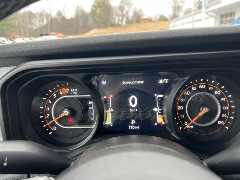 2025 Jeep JL Wrangler - Image 19 of 21