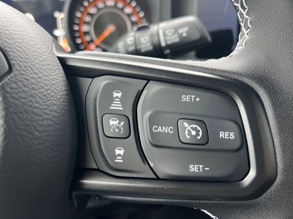 2025 Jeep JL Wrangler - Image 20 of 21